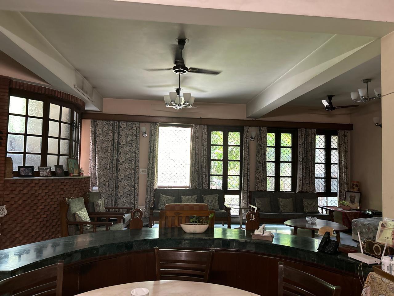 Villa for sale in Sector 27 Noida
